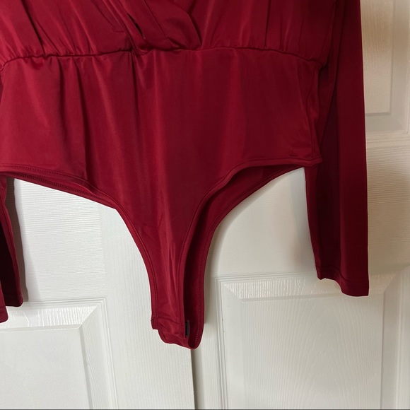 SHEIN Solid Surplice Neck Ruched Bodysuit - Picture 7 of 12